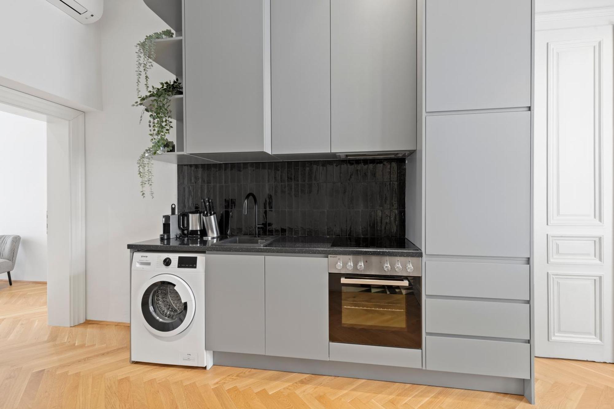 Sgrafit Apartments - Self Check-In เร็ทซ์ ภายนอก รูปภาพ