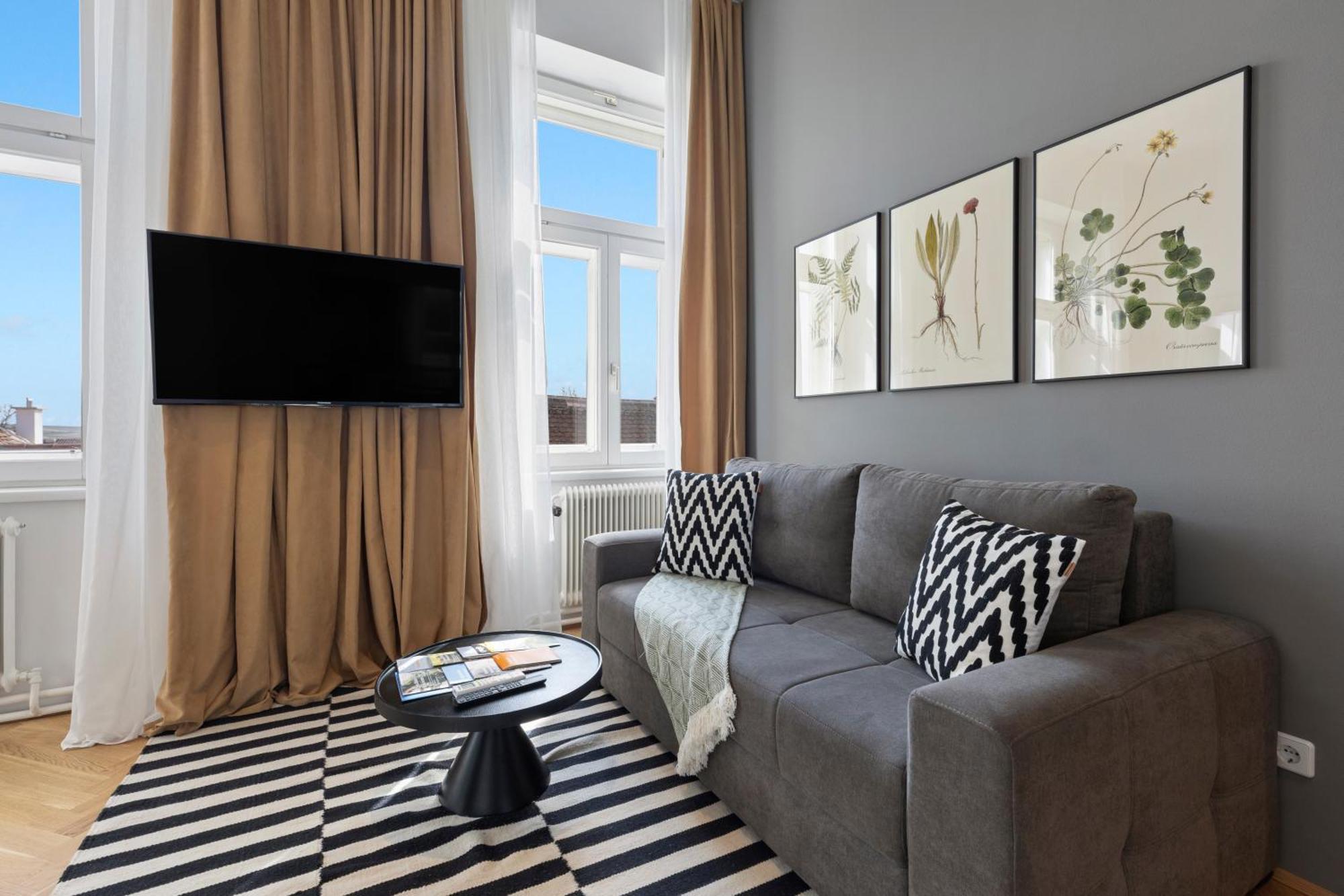 Sgrafit Apartments - Self Check-In เร็ทซ์ ภายนอก รูปภาพ
